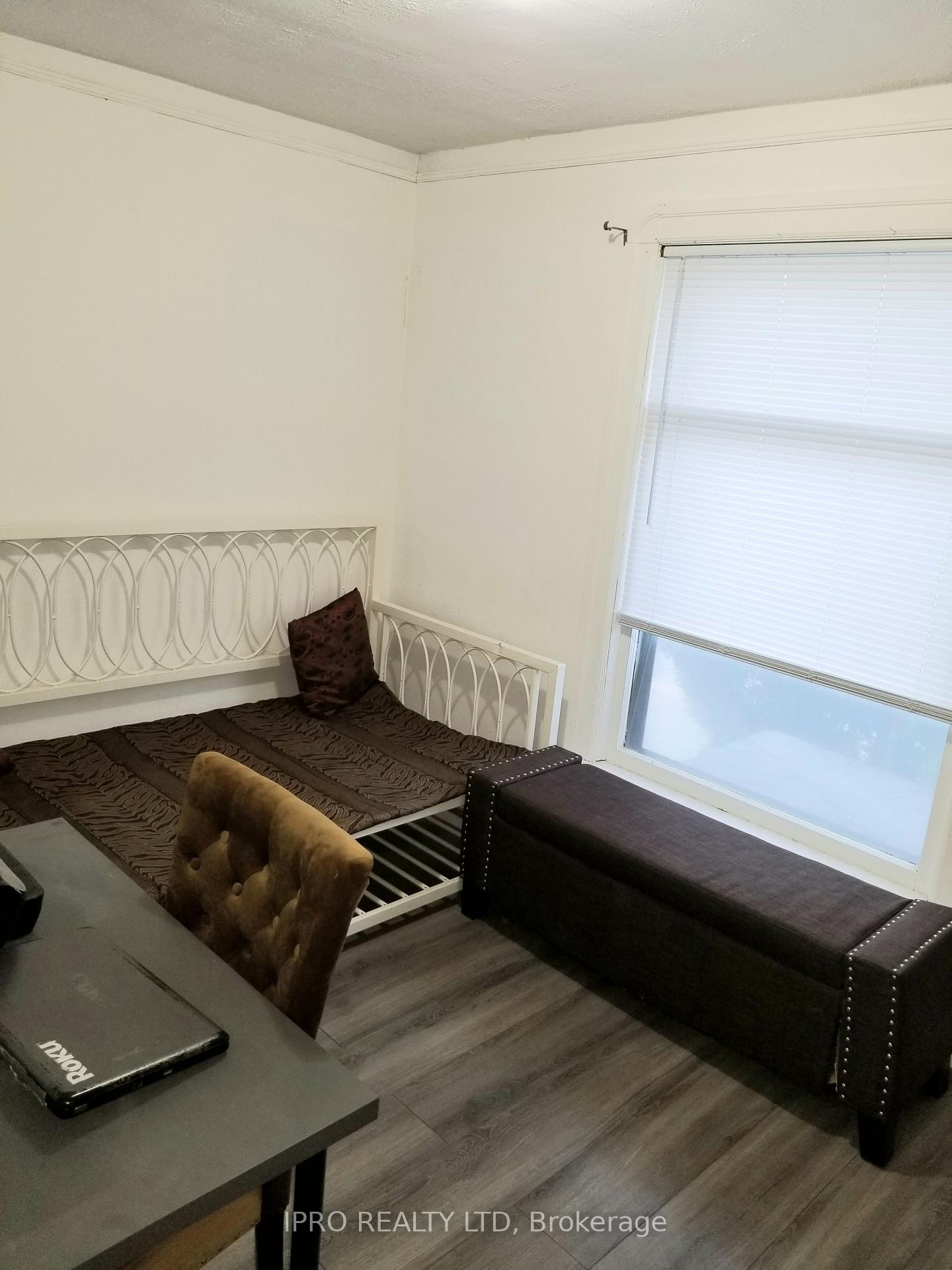 Photo 8 of 304 Queen Street, Chatham-Kent, Chatham — HOMEH