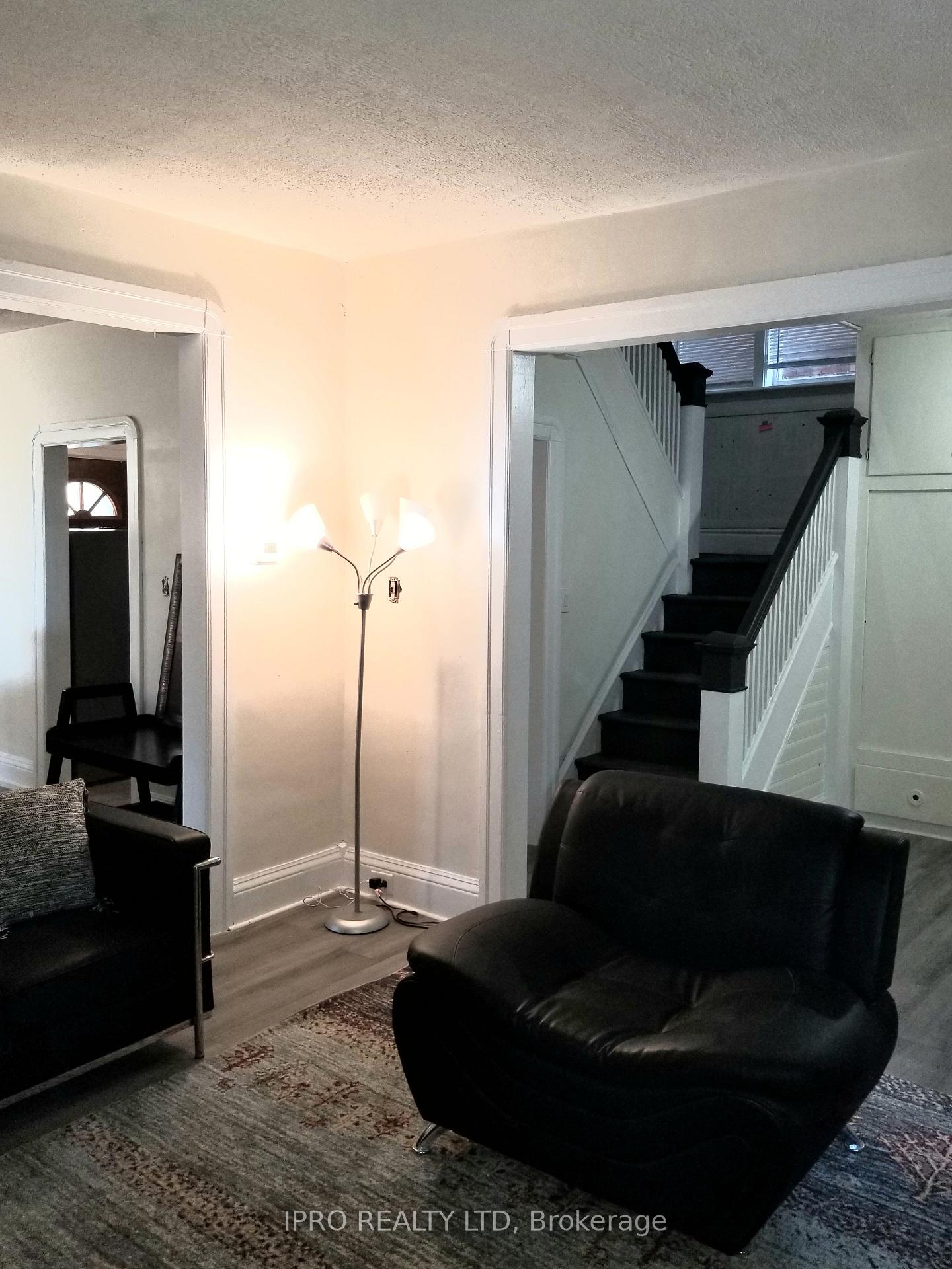 Photo 12 of 304 Queen Street, Chatham-Kent, Chatham — HOMEH