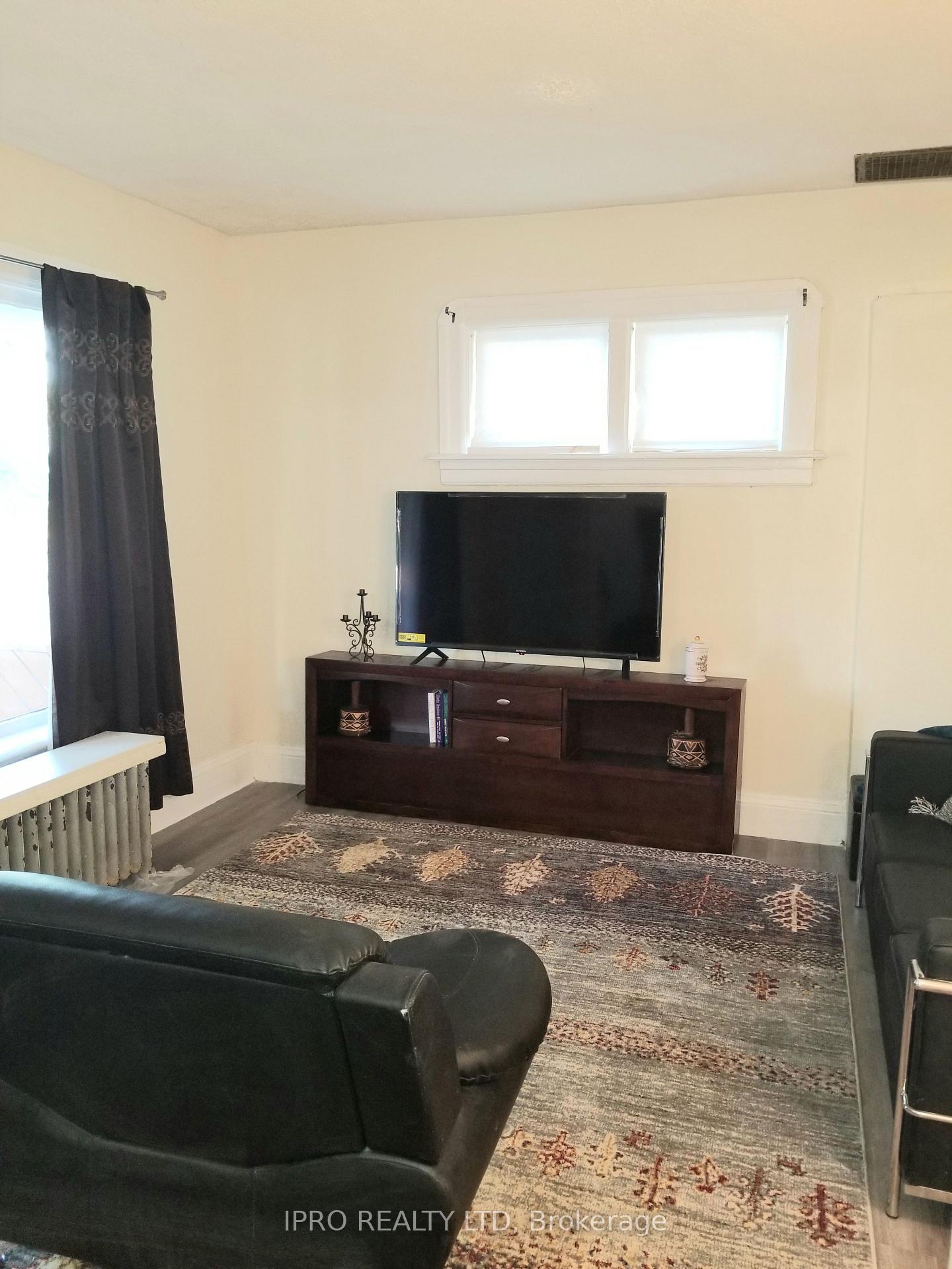Photo 16 of 304 Queen Street, Chatham-Kent, Chatham — HOMEH