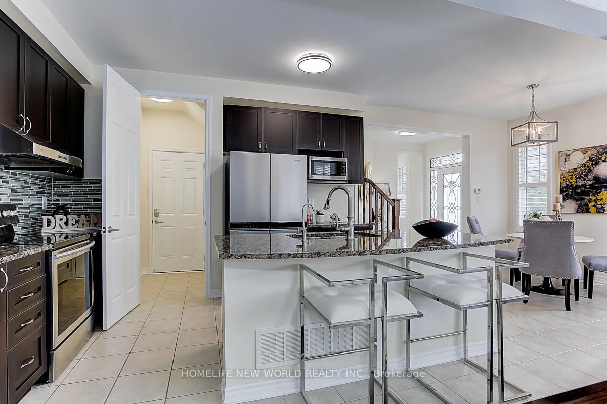 Photo 8 of 25 Thomas Phillips Drive, Aurora, Rural Aurora — HOMEH