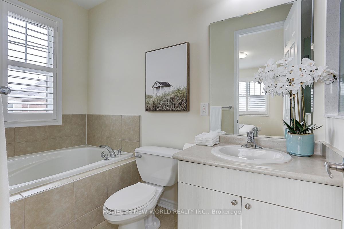 Photo 16 of 25 Thomas Phillips Drive, Aurora, Rural Aurora — HOMEH