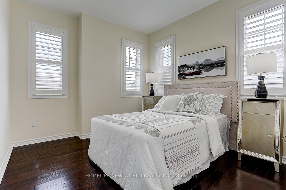 Photo 19 of 25 Thomas Phillips Drive, Aurora, Rural Aurora — HOMEH