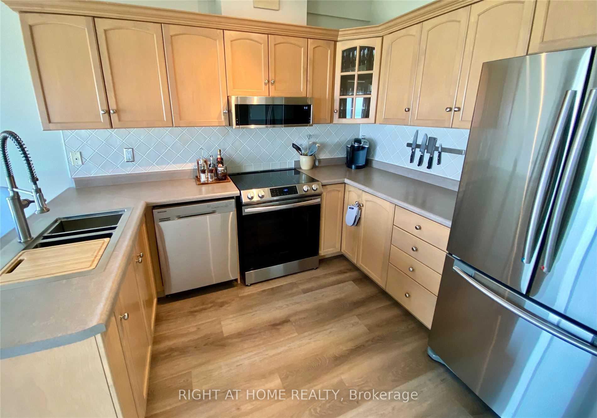 Photo 9 of Unit 78, 515 North Service Road, Hamilton, Stoney Creek — HOMEH
