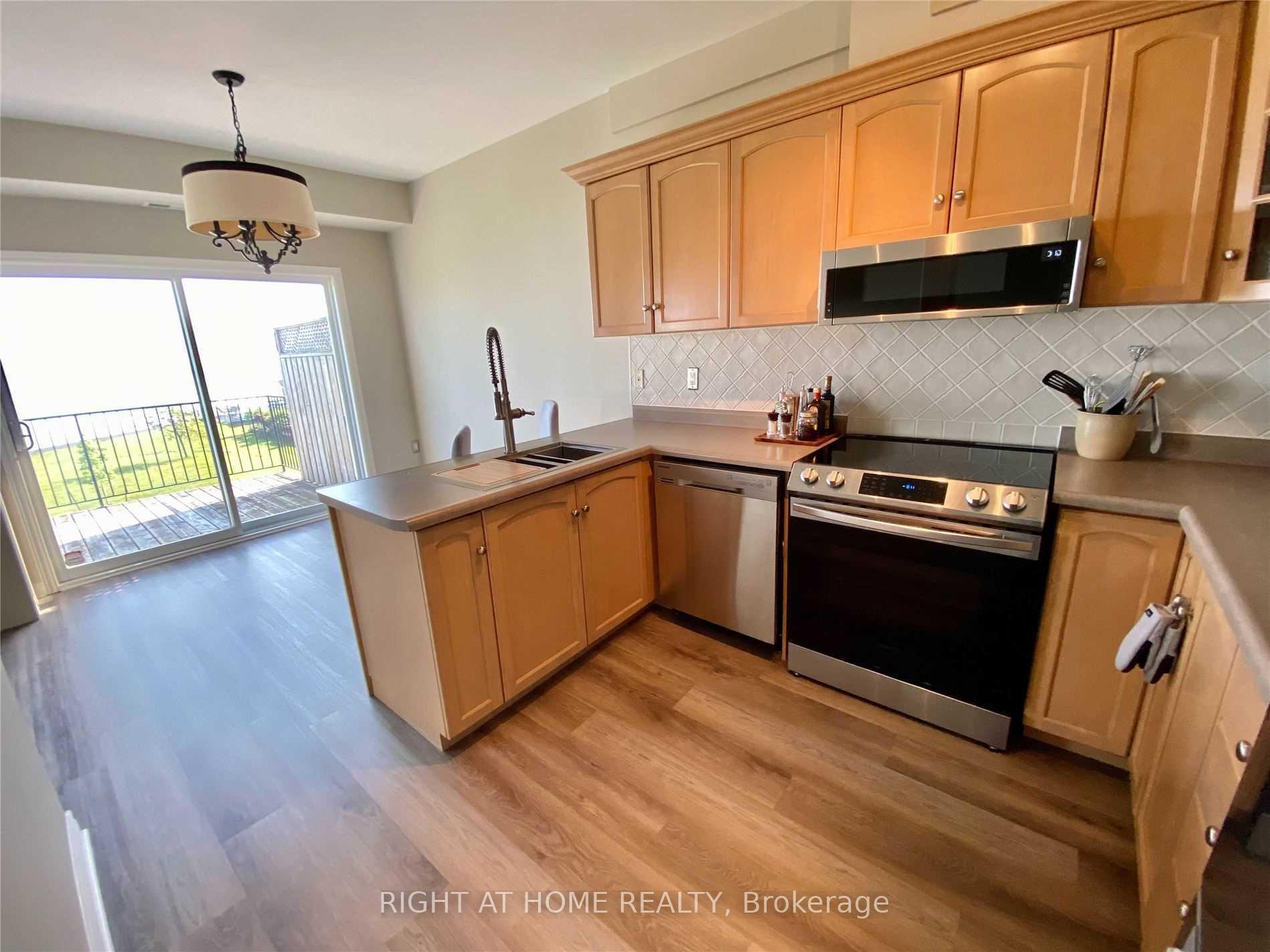 Photo 10 of Unit 78, 515 North Service Road, Hamilton, Stoney Creek — HOMEH