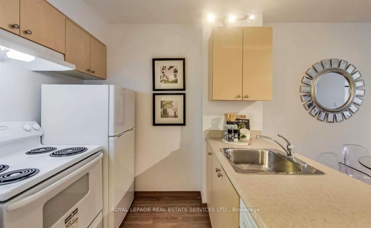 Photo 9 of Unit 208, 15 Maplewood Avenue, Toronto, Humewood-Cedarvale — HOMEH