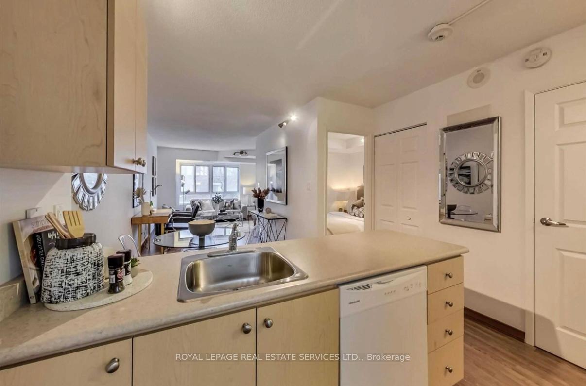 Photo 10 of Unit 208, 15 Maplewood Avenue, Toronto, Humewood-Cedarvale — HOMEH