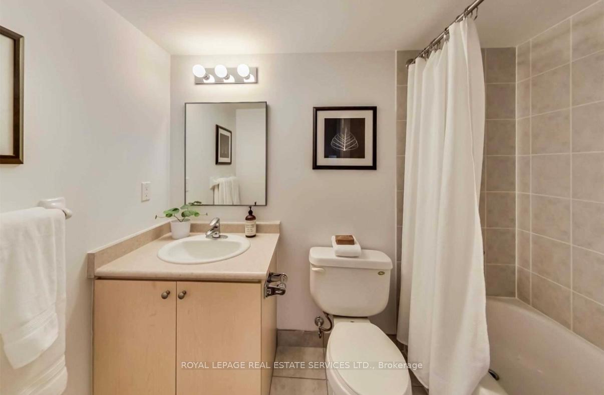 Photo 18 of Unit 208, 15 Maplewood Avenue, Toronto, Humewood-Cedarvale — HOMEH