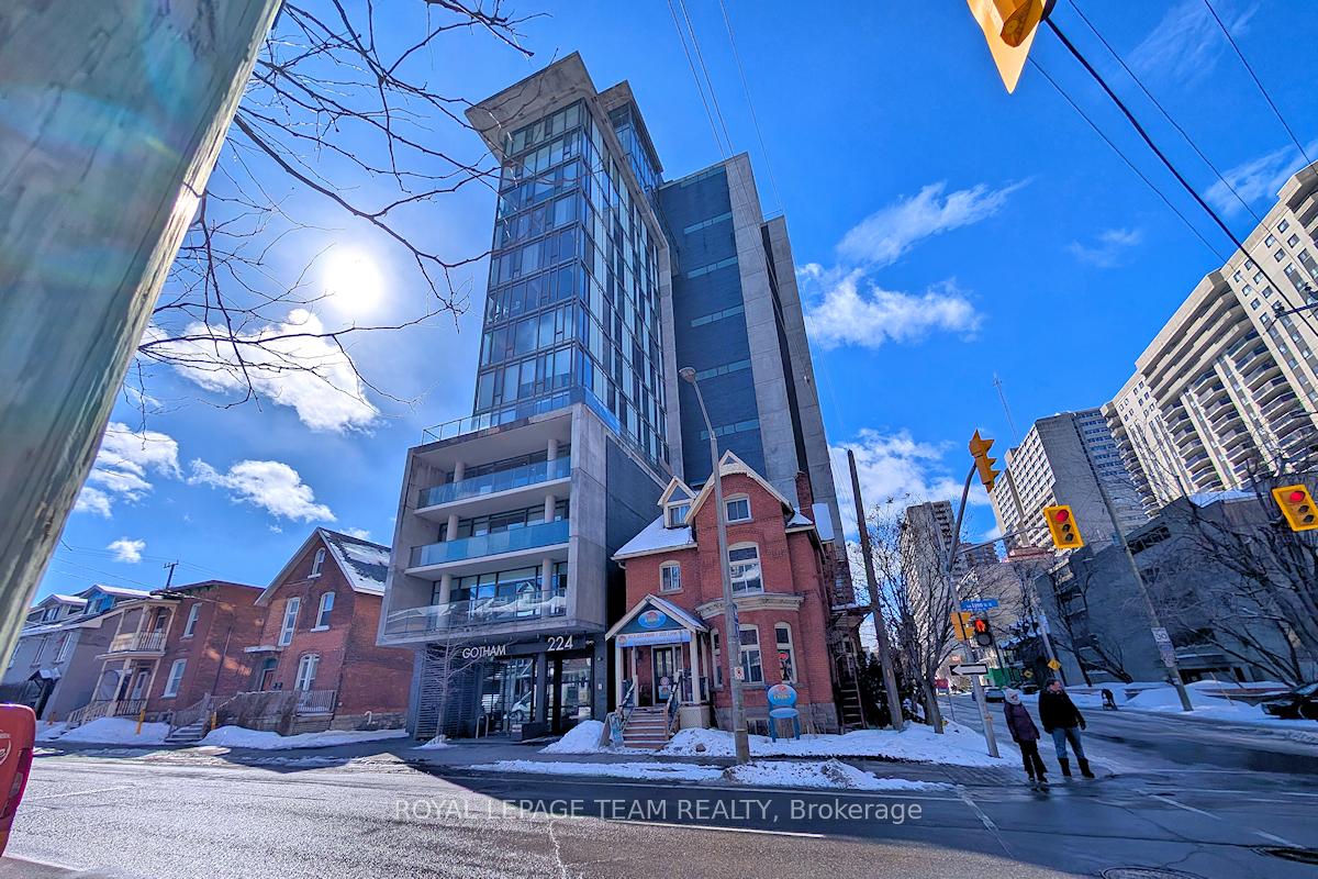 Front of Unit 1313, 224 Lyon Street N