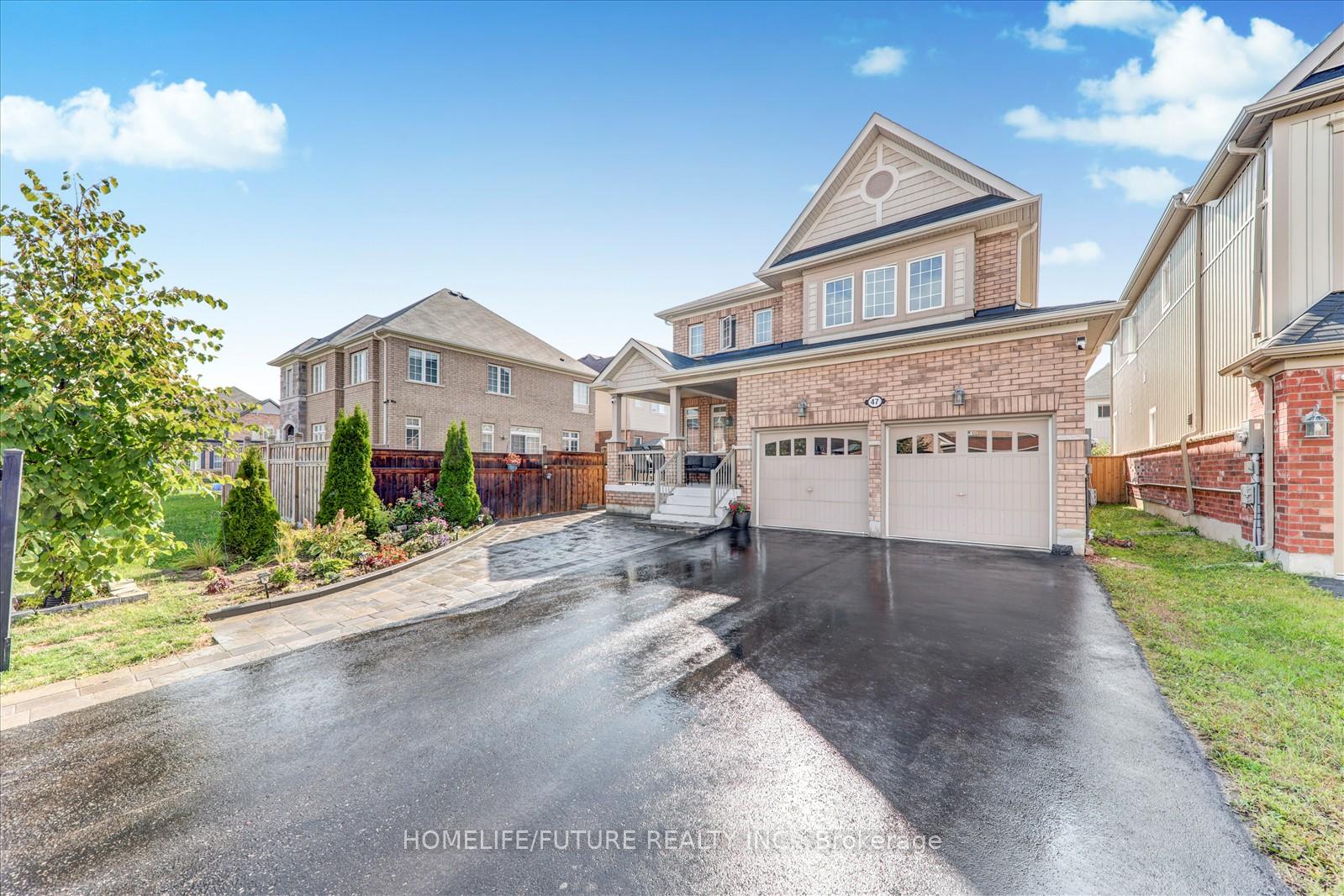 Photo 3 of 47 Henry Smith Avenue, Clarington, Bowmanville — HOMEH