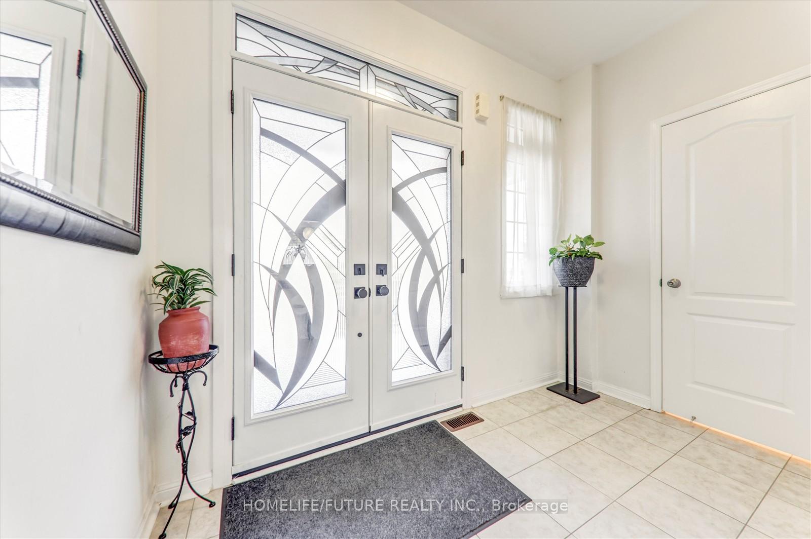 Photo 7 of 47 Henry Smith Avenue, Clarington, Bowmanville — HOMEH