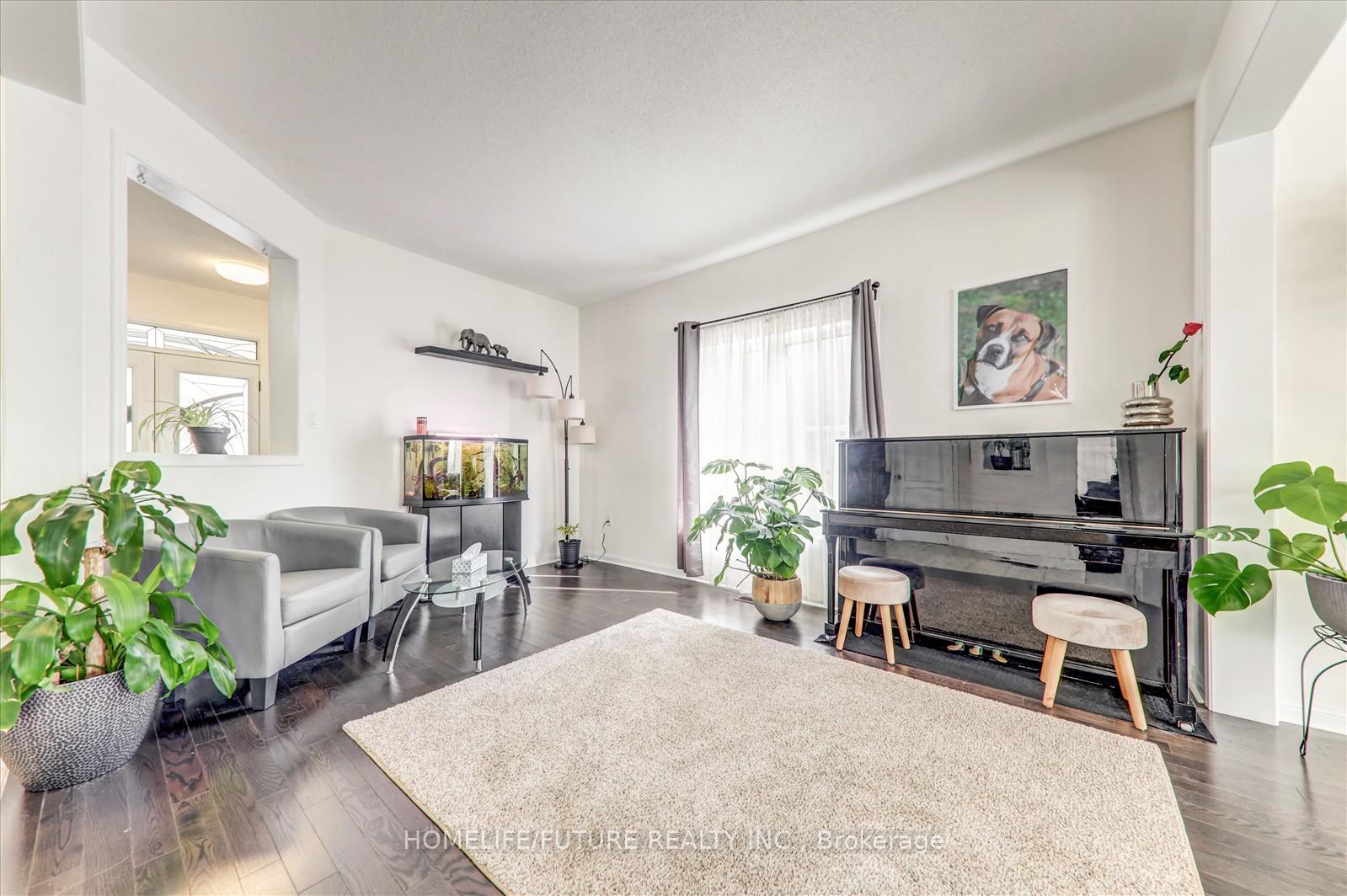 Photo 8 of 47 Henry Smith Avenue, Clarington, Bowmanville — HOMEH