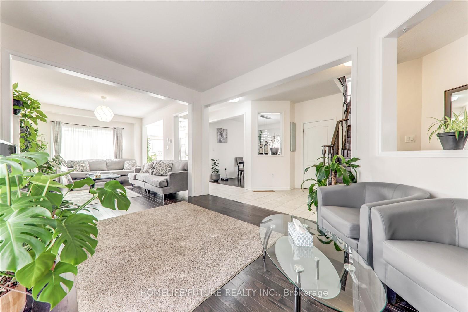 Photo 9 of 47 Henry Smith Avenue, Clarington, Bowmanville — HOMEH