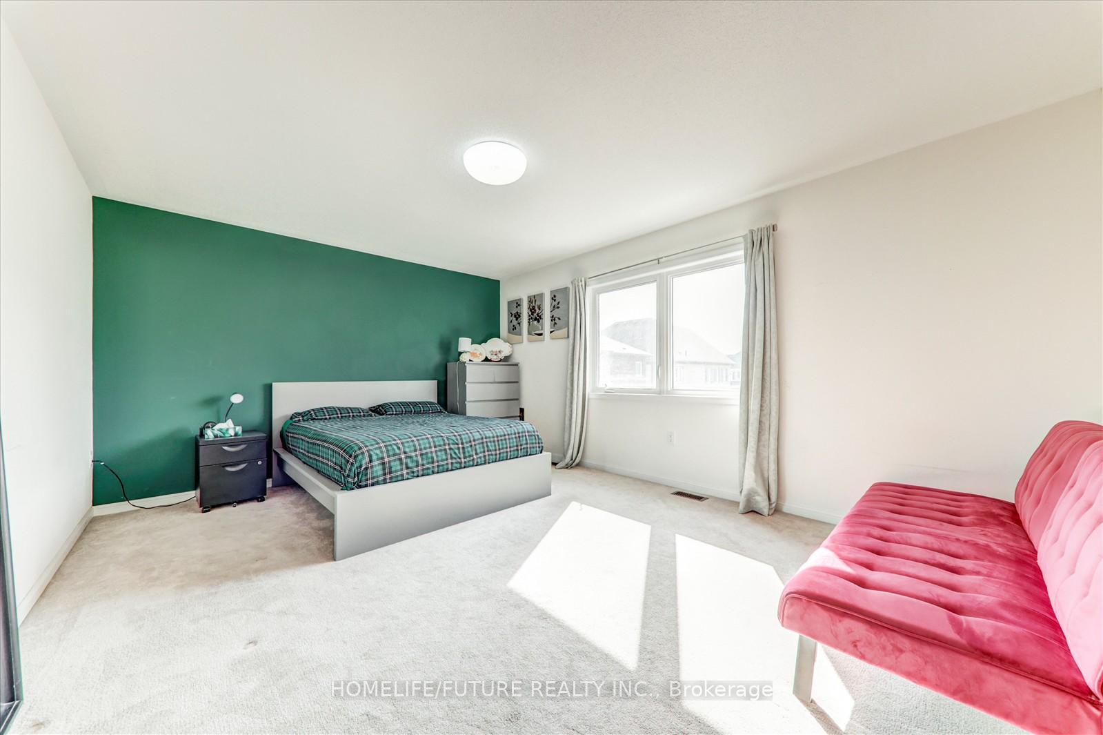 Photo 21 of 47 Henry Smith Avenue, Clarington, Bowmanville — HOMEH