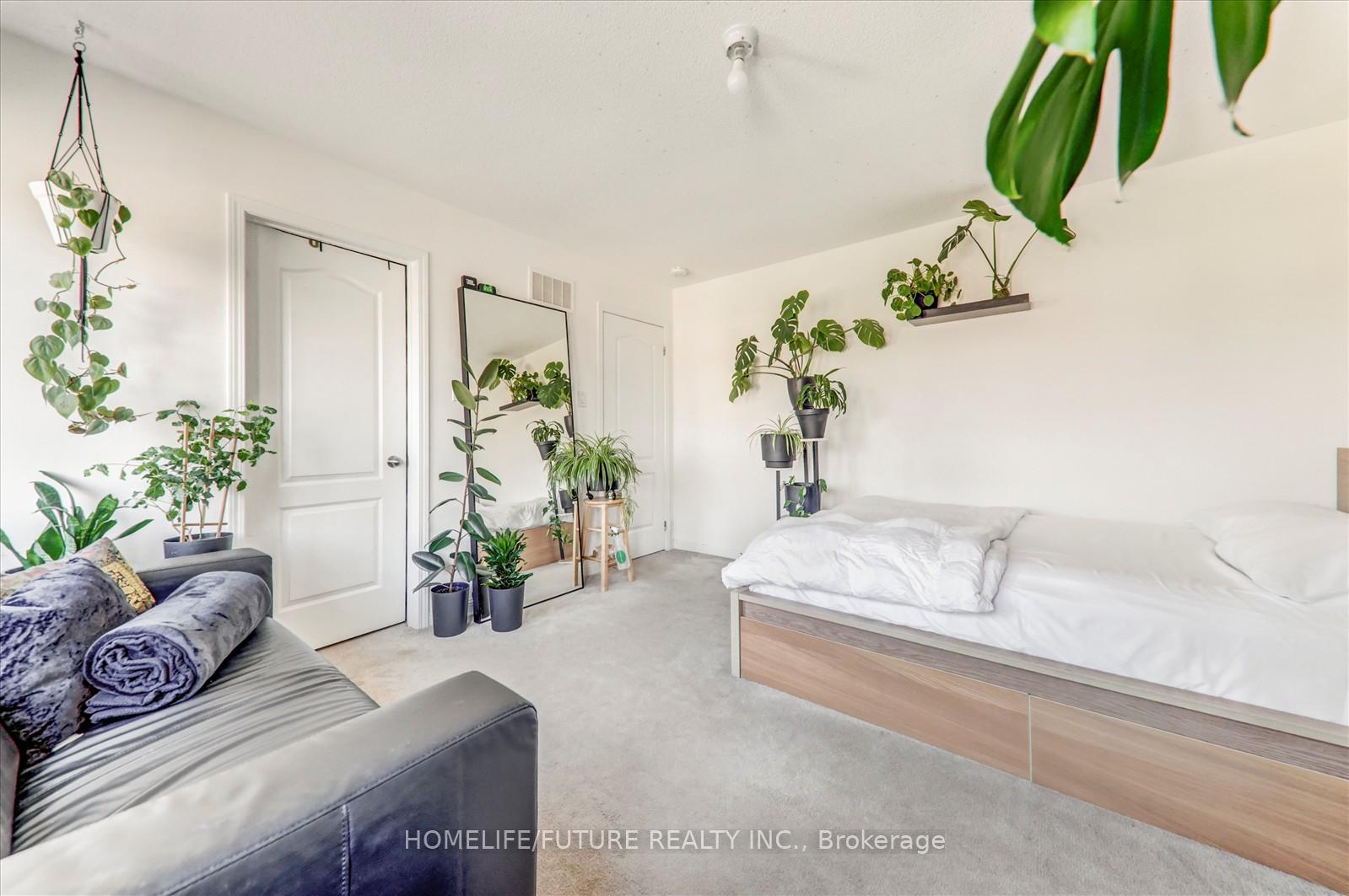 Photo 32 of 47 Henry Smith Avenue, Clarington, Bowmanville — HOMEH