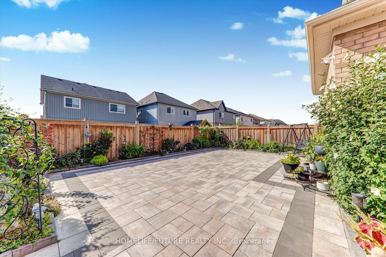 Photo 34 of 47 Henry Smith Avenue, Clarington, Bowmanville — HOMEH