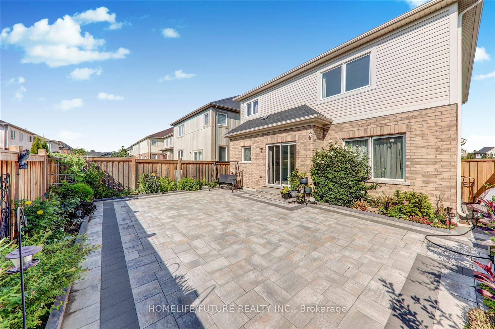 Photo 35 of 47 Henry Smith Avenue, Clarington, Bowmanville — HOMEH
