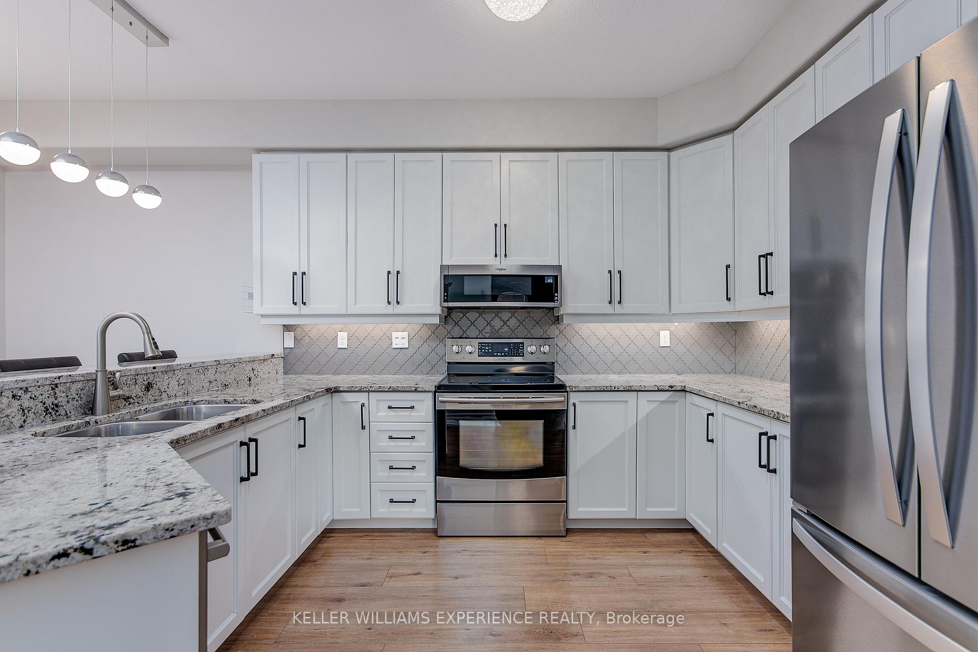 Photo 10 of 6 Balmoral Place, Barrie, Innis-Shore — HOMEH