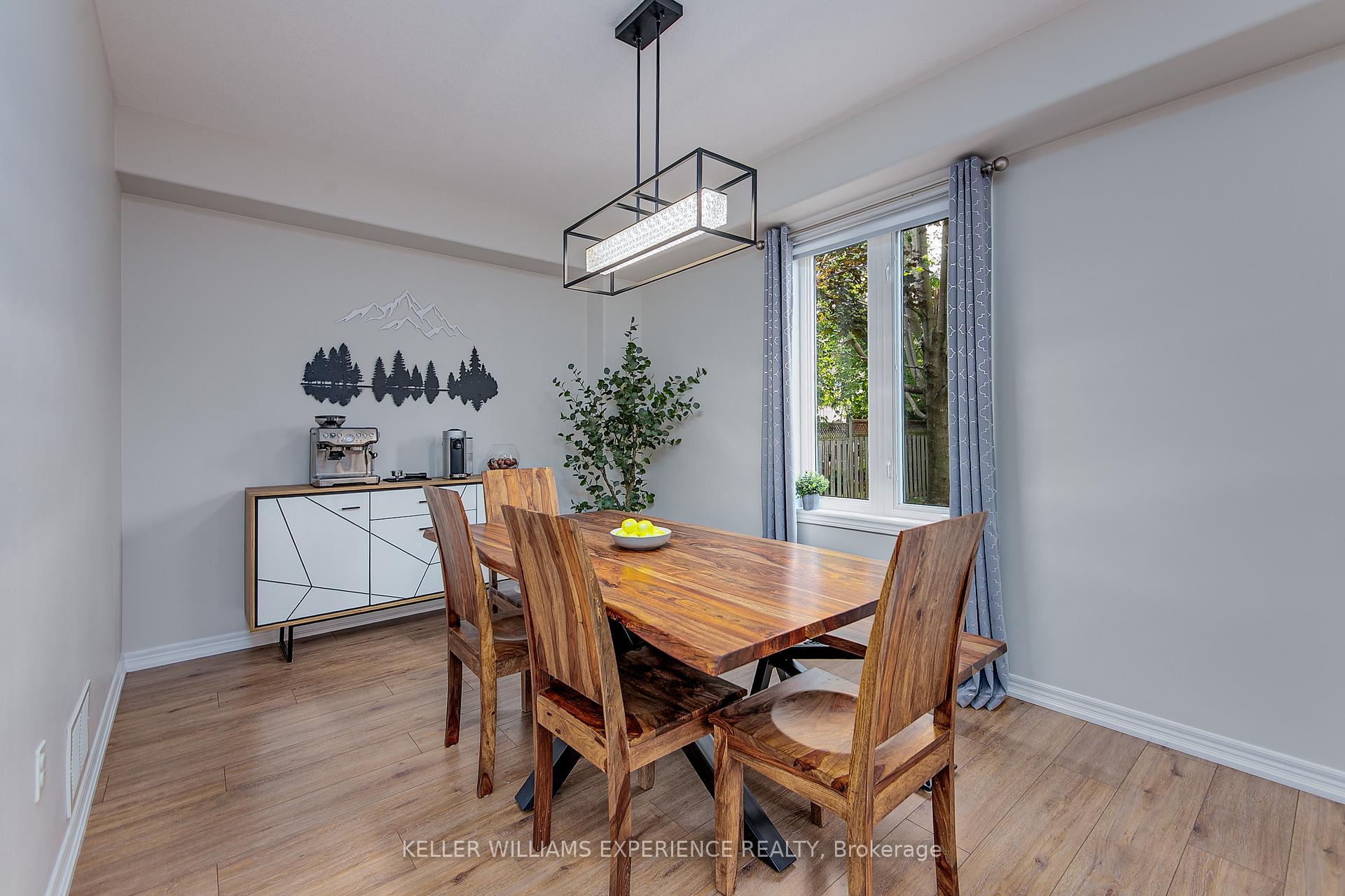 Photo 14 of 6 Balmoral Place, Barrie, Innis-Shore — HOMEH