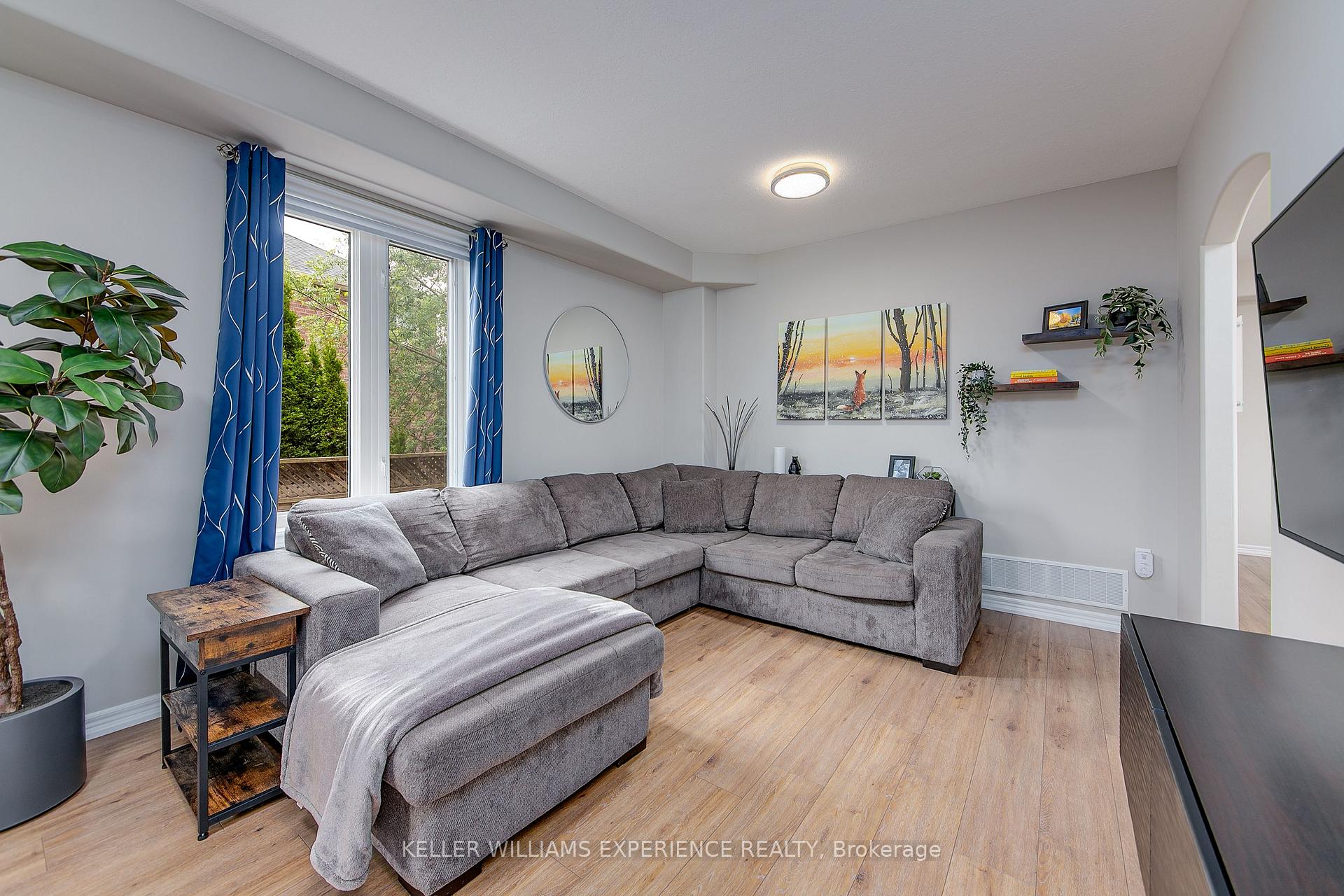 Photo 16 of 6 Balmoral Place, Barrie, Innis-Shore — HOMEH