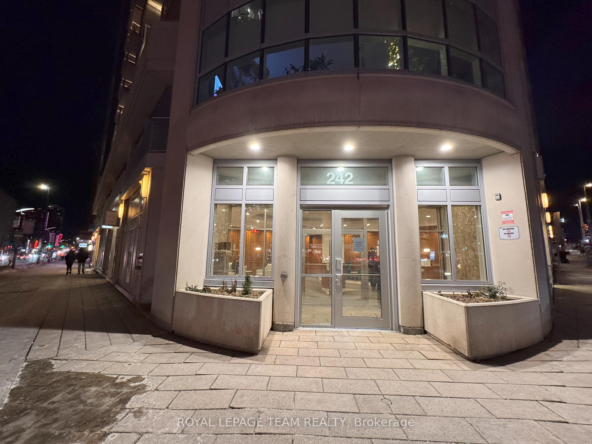 Front of Unit 2006, 242 Rideau Street