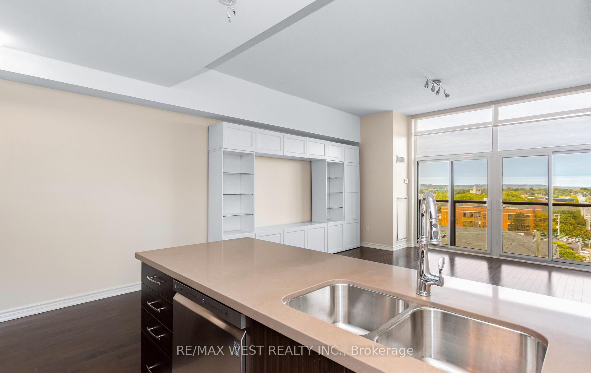 Photo 13 of Unit PH04, 427 Aberdeen Avenue, Hamilton, Kirkendall — HOMEH