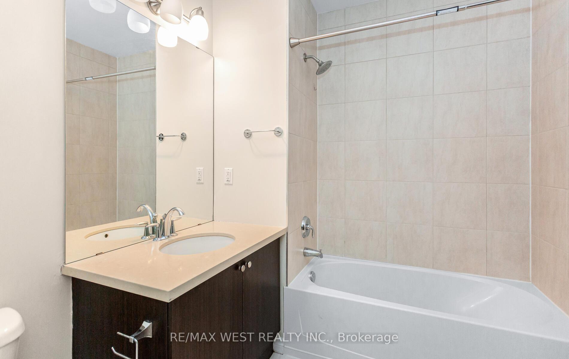 Photo 20 of Unit PH04, 427 Aberdeen Avenue, Hamilton, Kirkendall — HOMEH