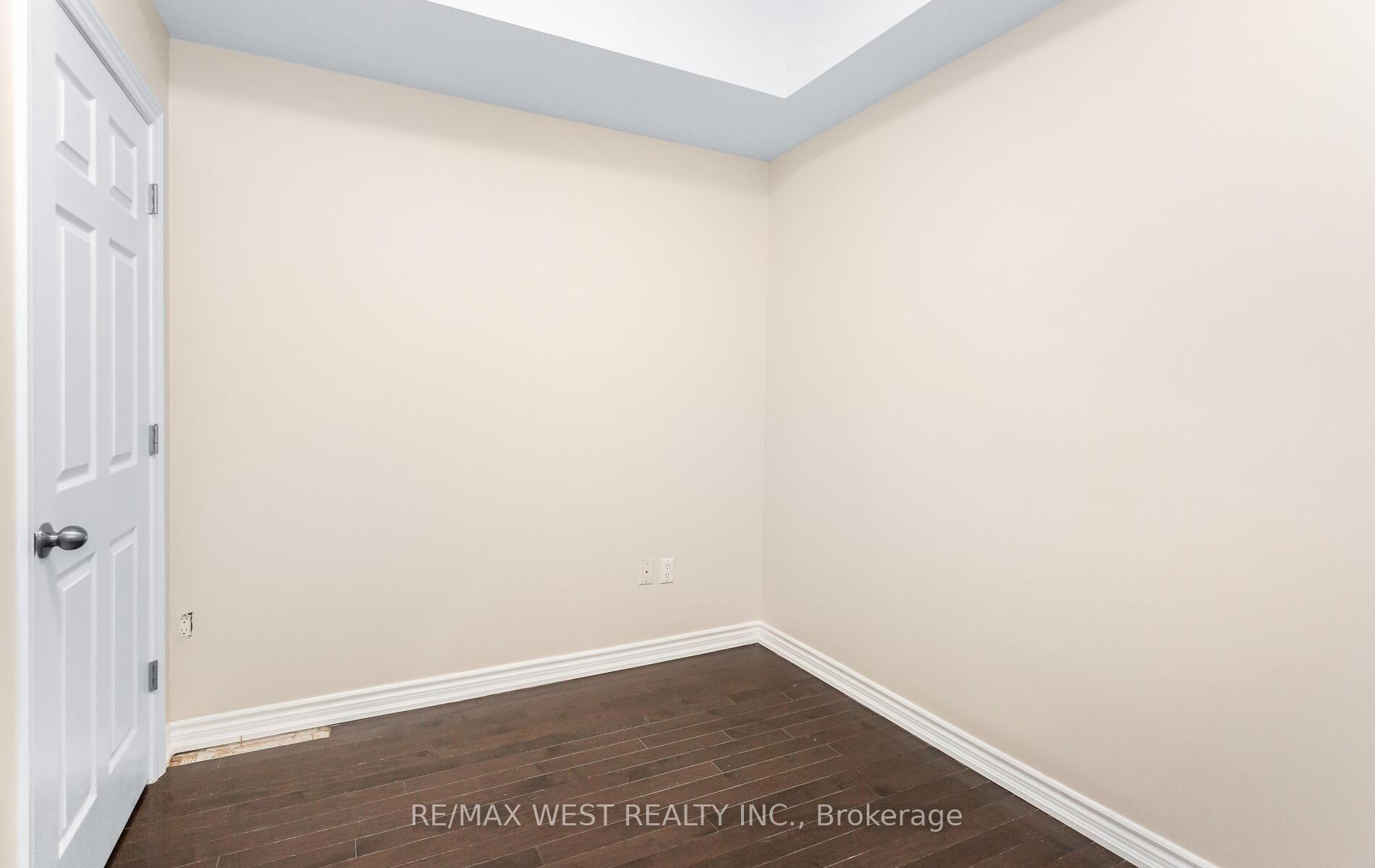 Photo 25 of Unit PH04, 427 Aberdeen Avenue, Hamilton, Kirkendall — HOMEH