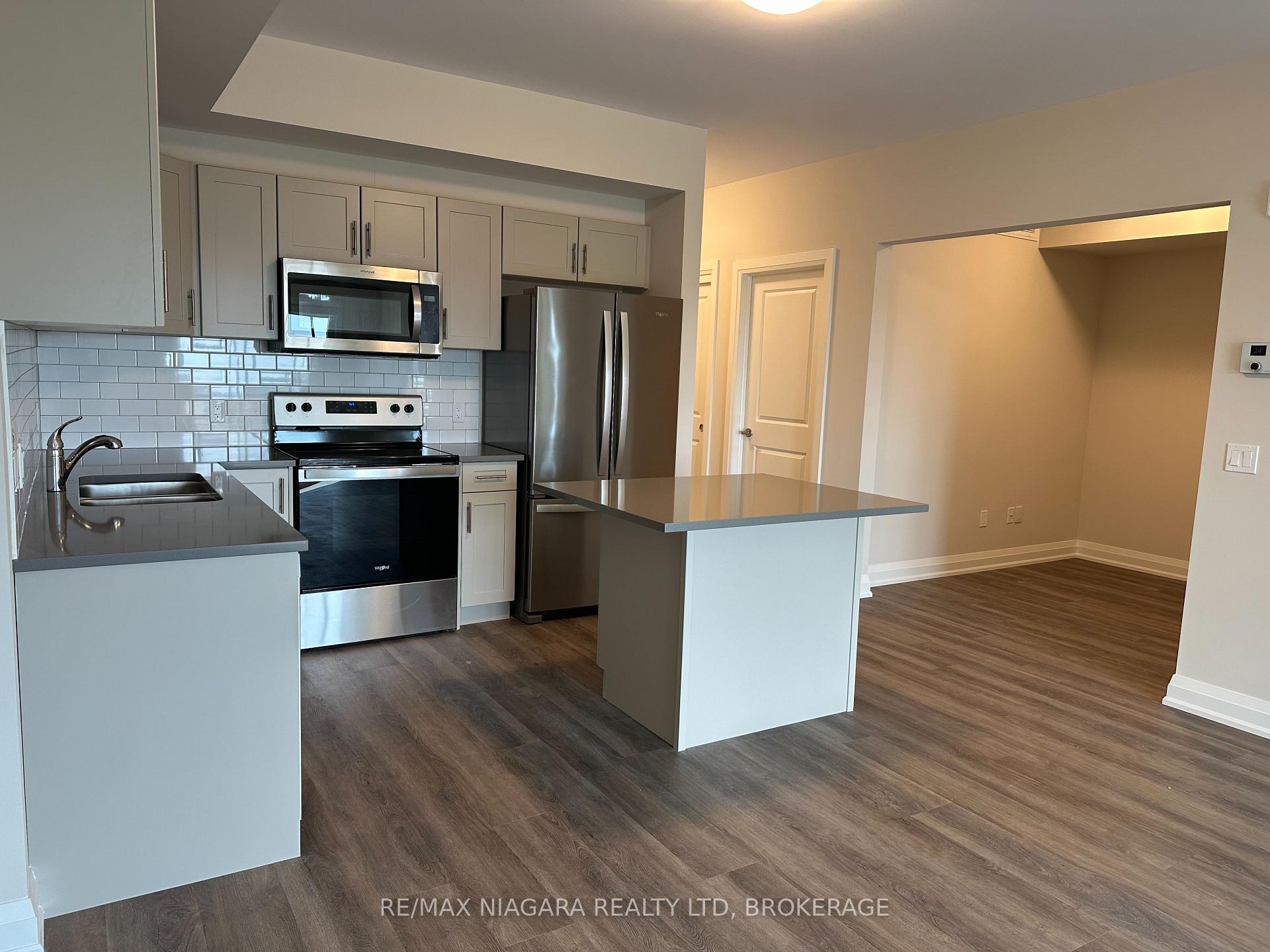 Photo 6 of Unit 410, 118 Summersides Boulevard, Pelham, Fonthill — HOMEH