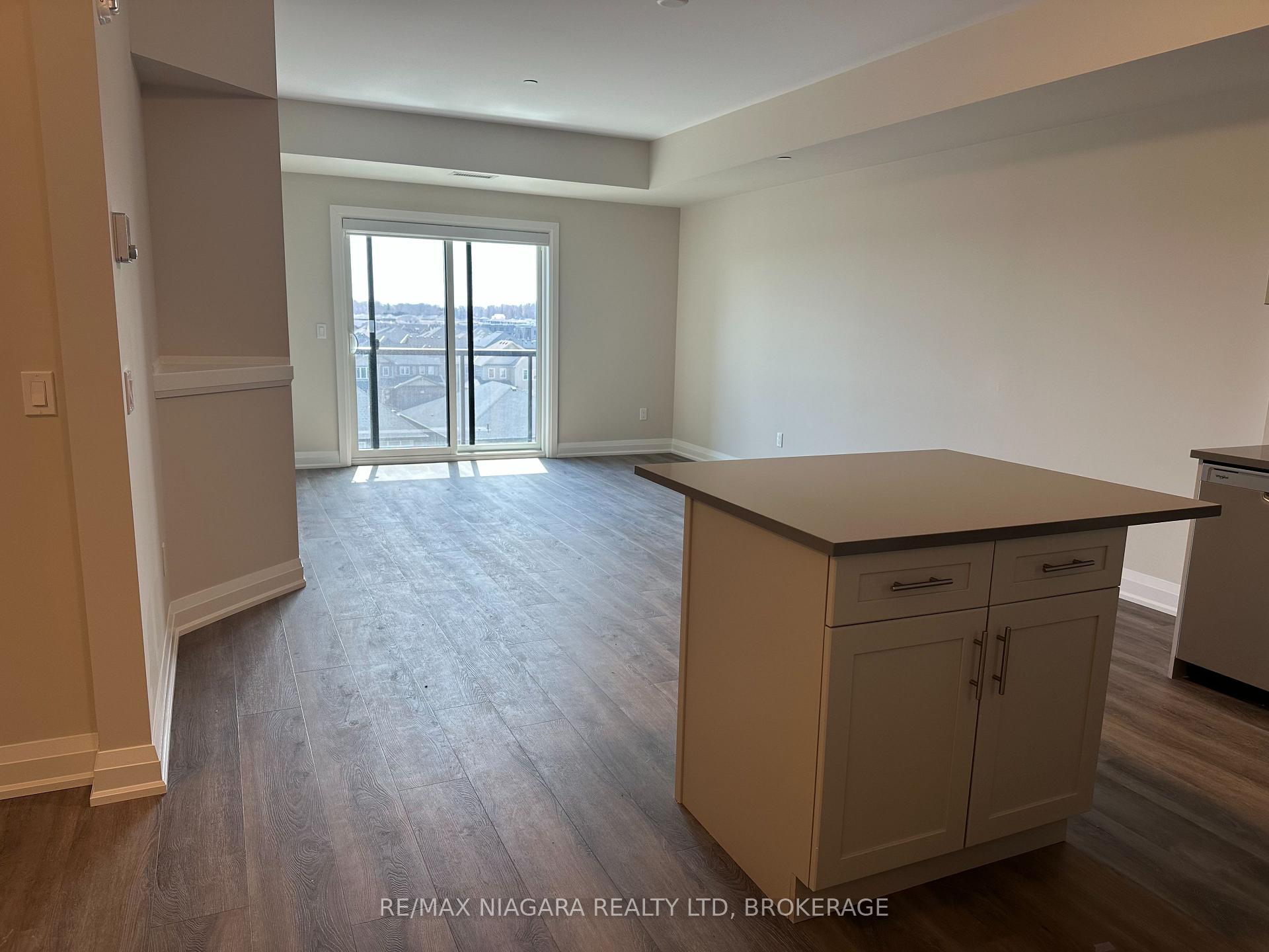 Photo 7 of Unit 410, 118 Summersides Boulevard, Pelham, Fonthill — HOMEH