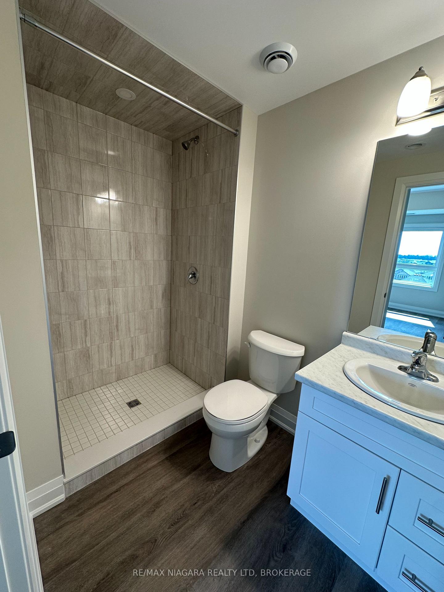 Photo 15 of Unit 410, 118 Summersides Boulevard, Pelham, Fonthill — HOMEH