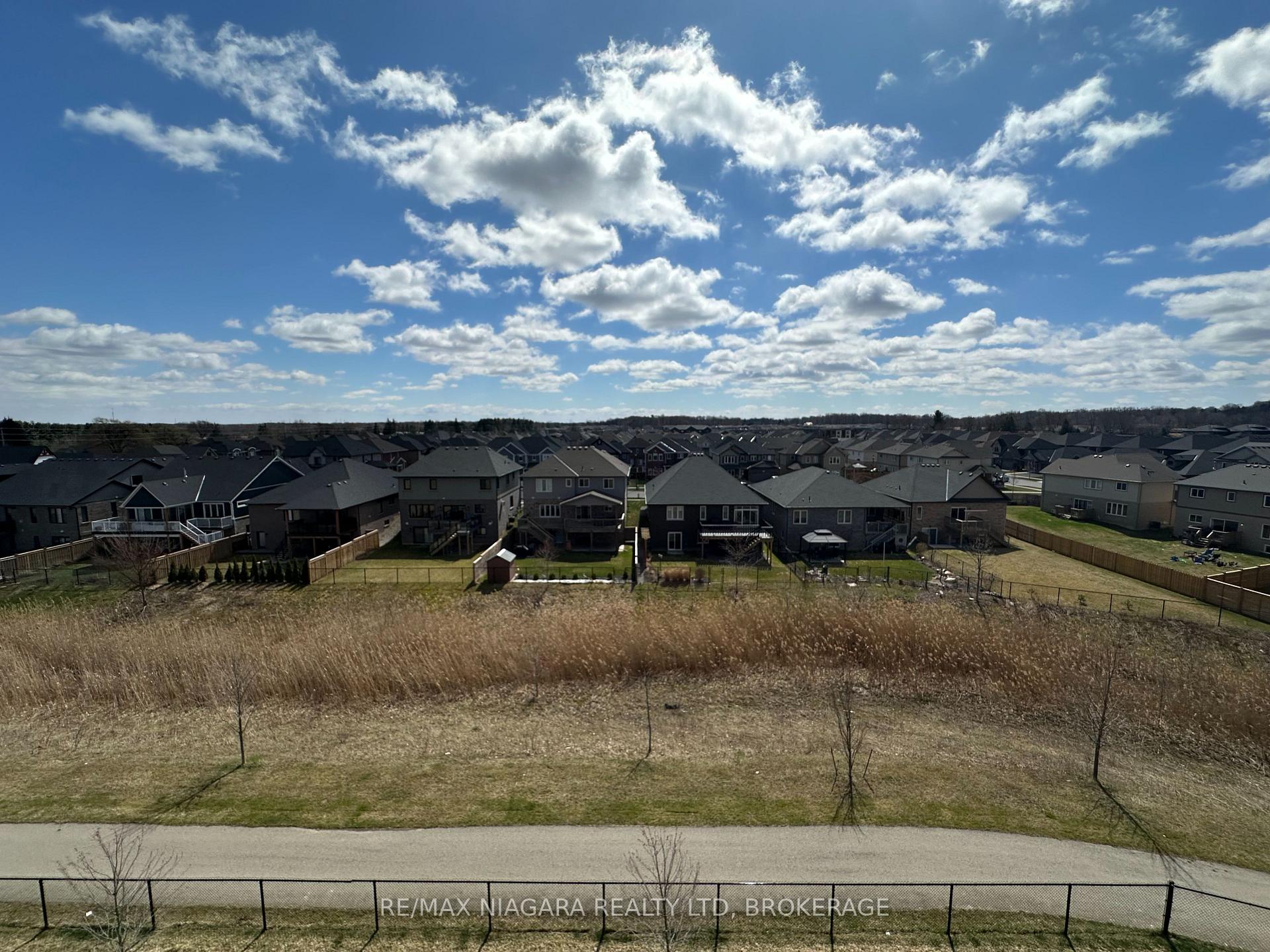 Photo 20 of Unit 410, 118 Summersides Boulevard, Pelham, Fonthill — HOMEH