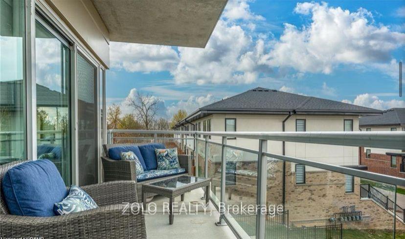 Photo 8 of Unit 314, 16 Markle Crescent Bend, Hamilton, Ancaster — HOMEH