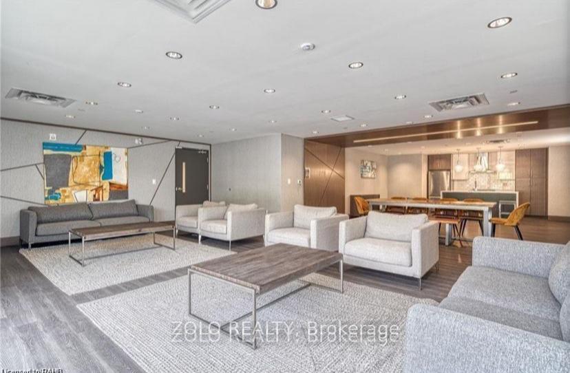 Photo 11 of Unit 314, 16 Markle Crescent Bend, Hamilton, Ancaster — HOMEH