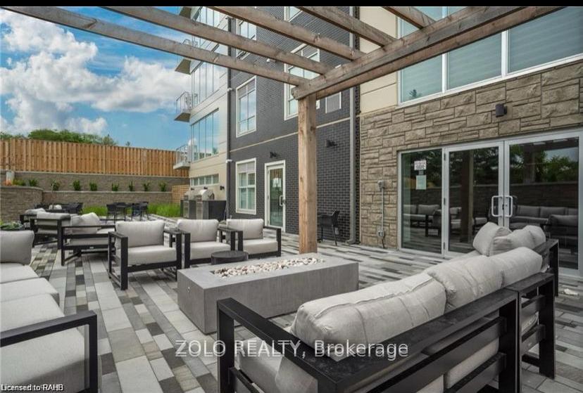 Photo 16 of Unit 314, 16 Markle Crescent Bend, Hamilton, Ancaster — HOMEH