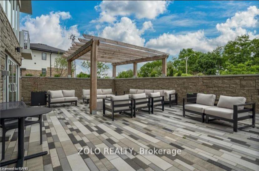 Photo 17 of Unit 314, 16 Markle Crescent Bend, Hamilton, Ancaster — HOMEH