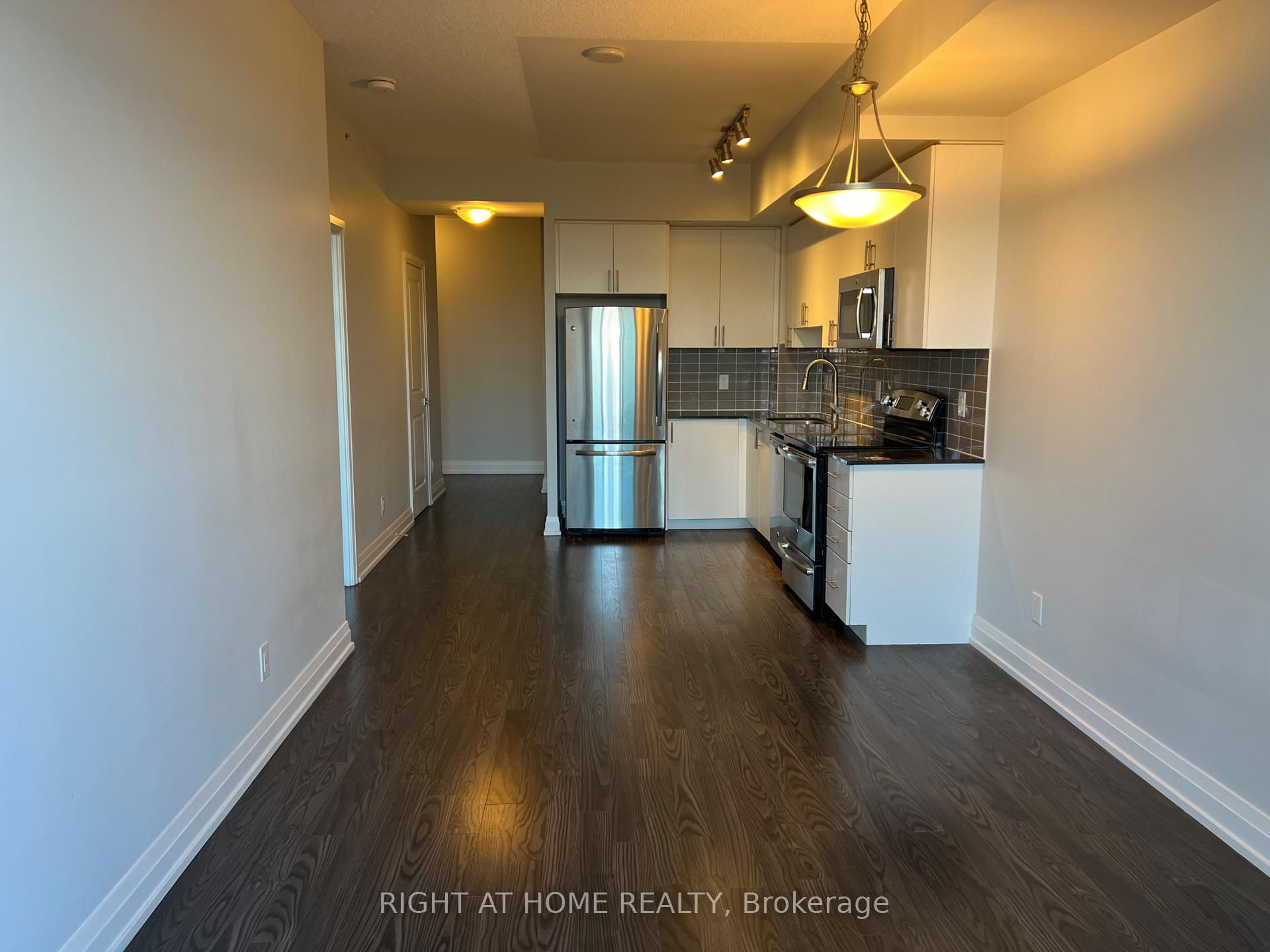 Photo 2 of Unit Ph101, 7167 Yonge Street, Markham, Thornhill — HOMEH