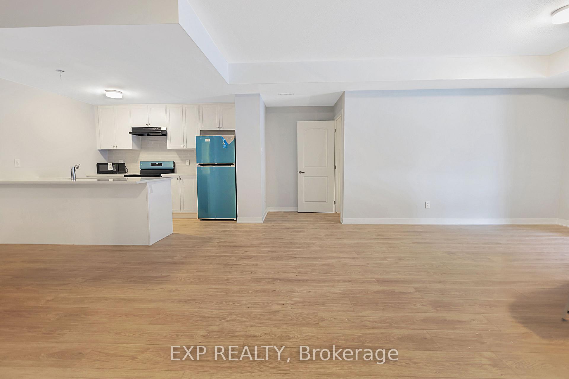Photo 4 of 114 Parnian Private, Ottawa, Barrhaven - Half Moon Bay — HOMEH