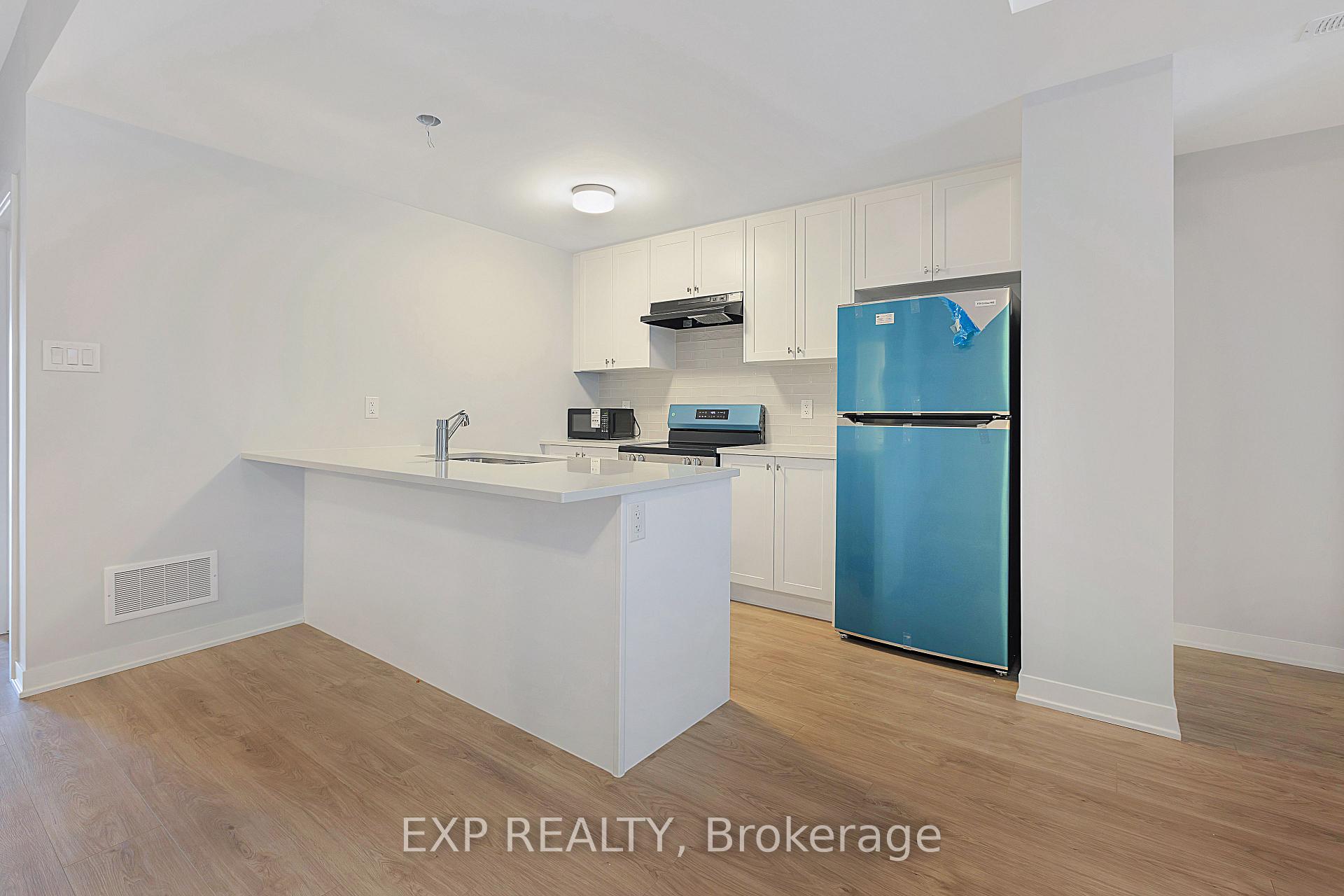 Photo 8 of 114 Parnian Private, Ottawa, Barrhaven - Half Moon Bay — HOMEH
