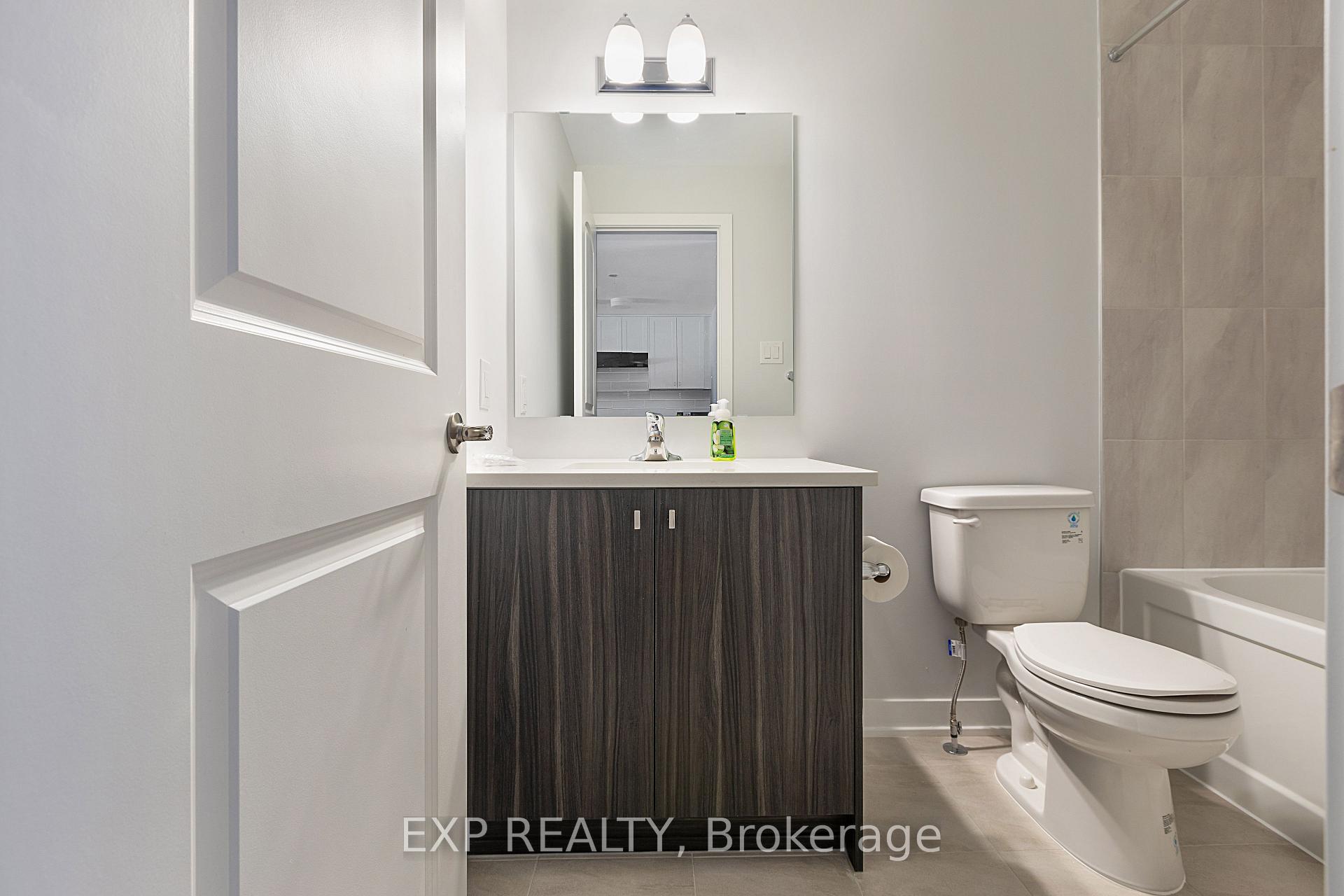 Photo 9 of 114 Parnian Private, Ottawa, Barrhaven - Half Moon Bay — HOMEH