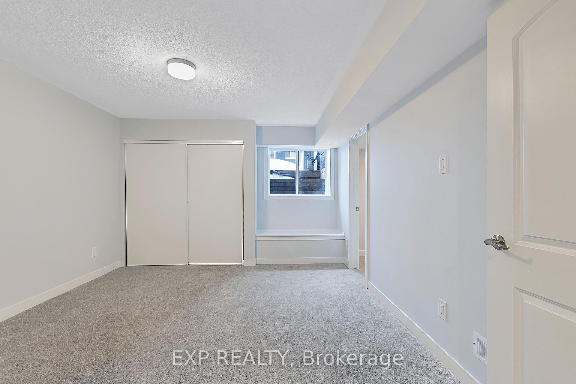 Photo 17 of 114 Parnian Private, Ottawa, Barrhaven - Half Moon Bay — HOMEH