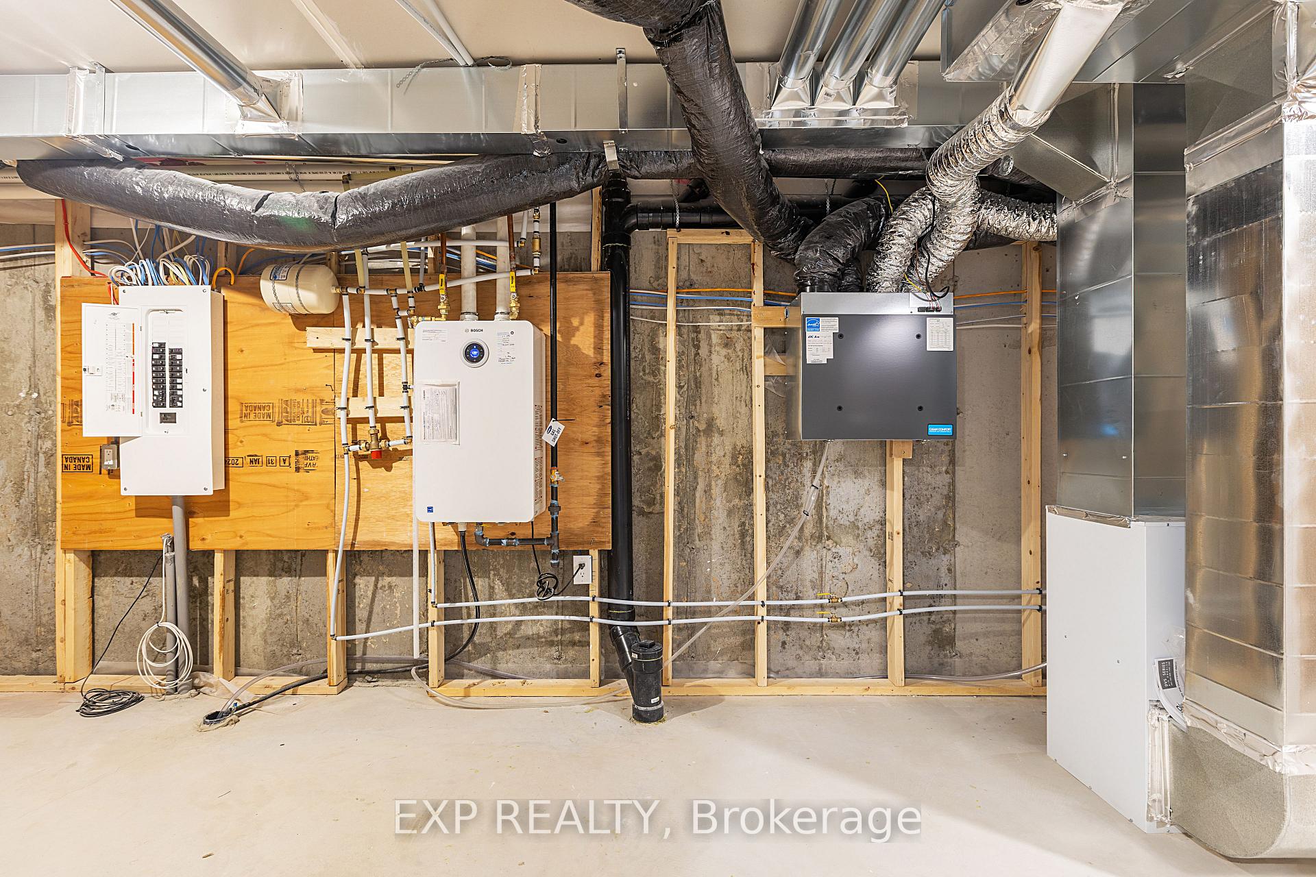 Photo 18 of 114 Parnian Private, Ottawa, Barrhaven - Half Moon Bay — HOMEH