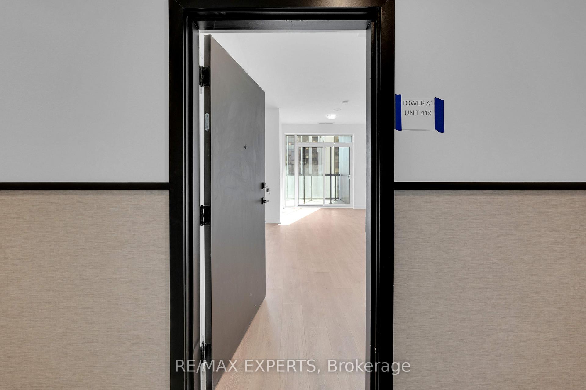 Photo 4 of Unit 419, 10 Abeja Street, Vaughan, Concord — HOMEH