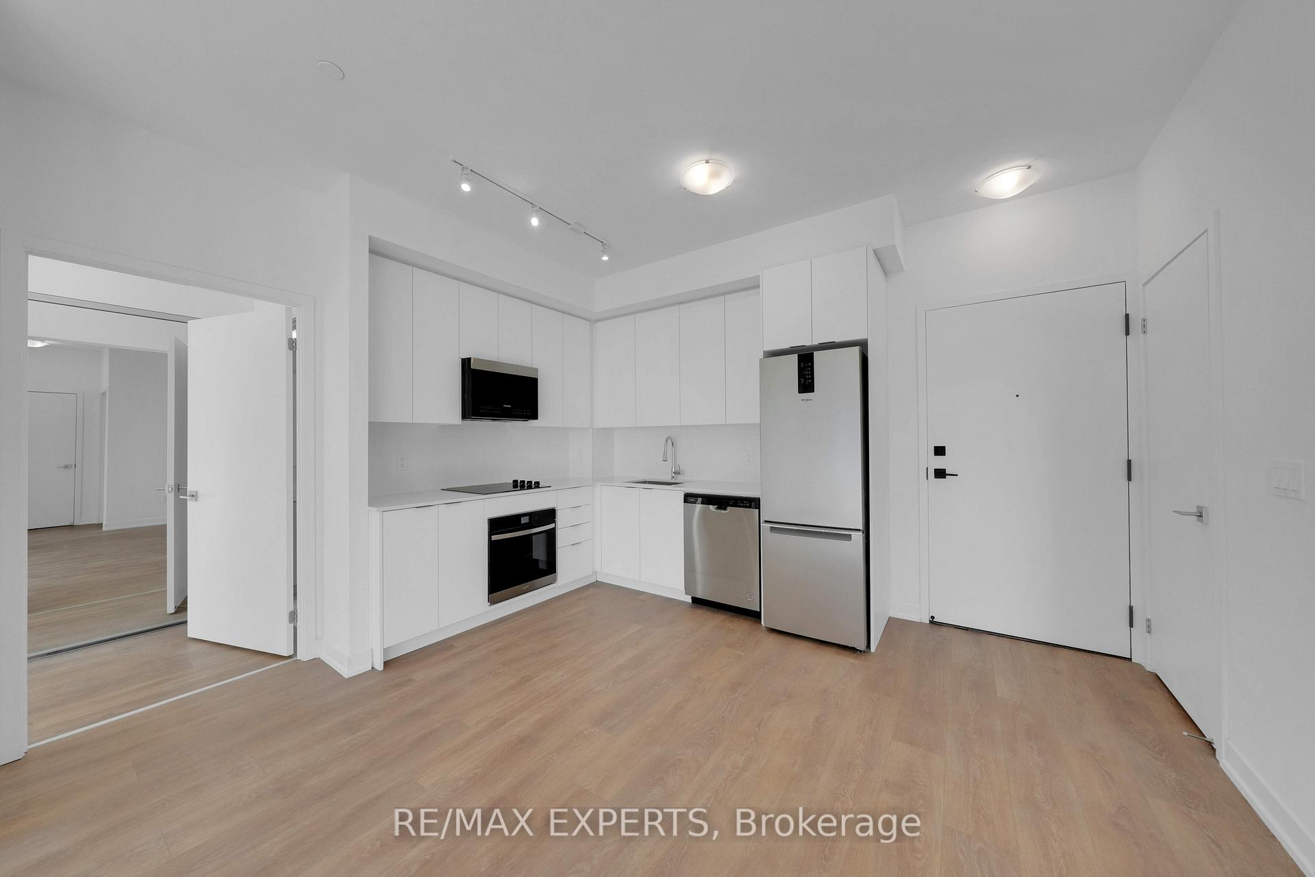 Photo 6 of Unit 419, 10 Abeja Street, Vaughan, Concord — HOMEH