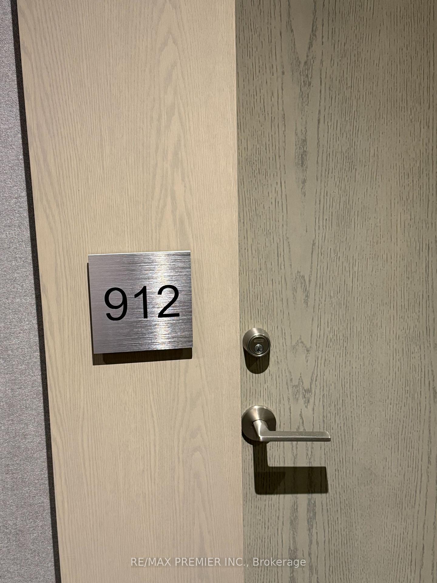 Photo 7 of Unit 912, 4800 Highway 7, Vaughan, East Woodbridge — HOMEH