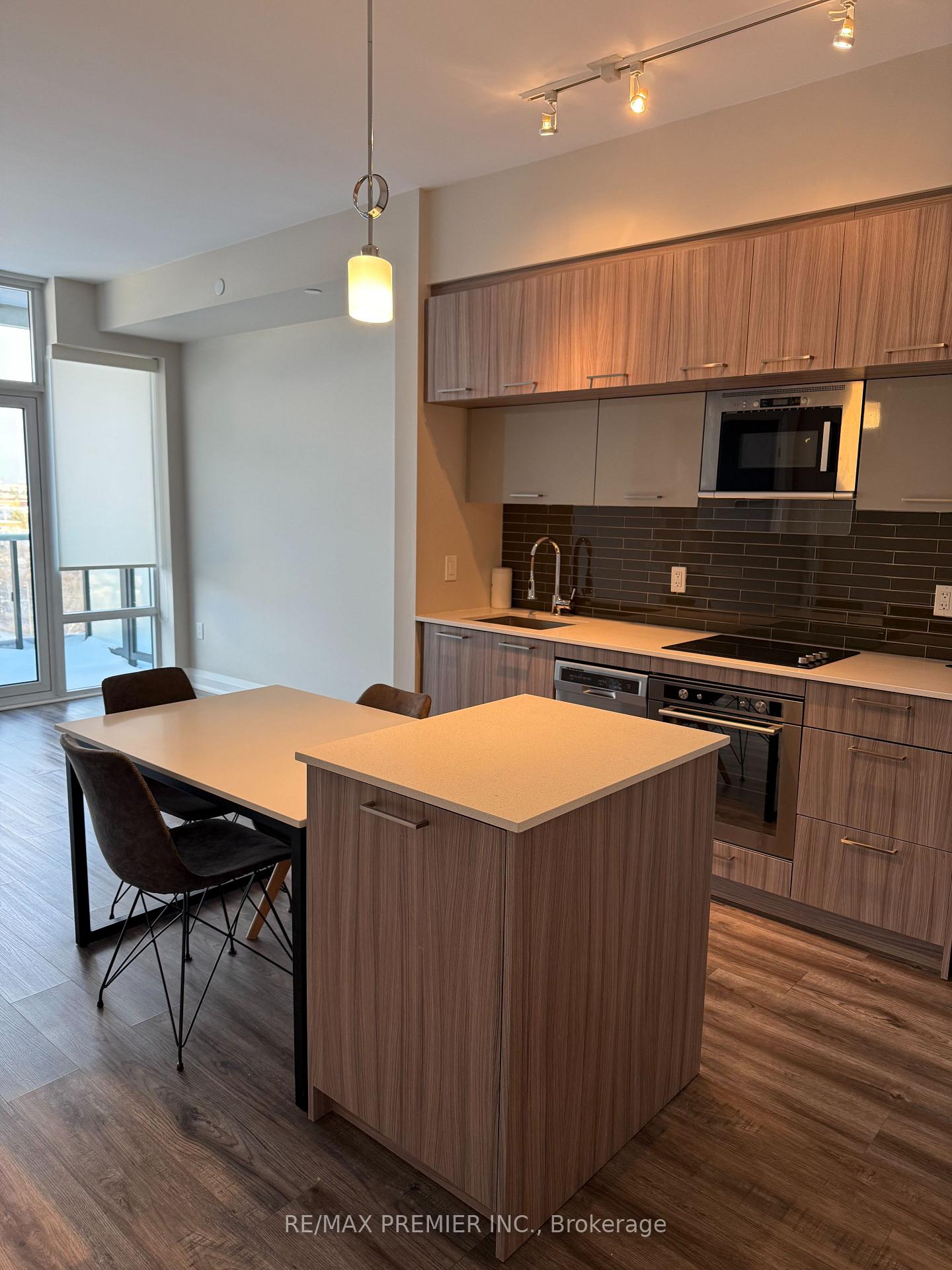 Photo 8 of Unit 912, 4800 Highway 7, Vaughan, East Woodbridge — HOMEH