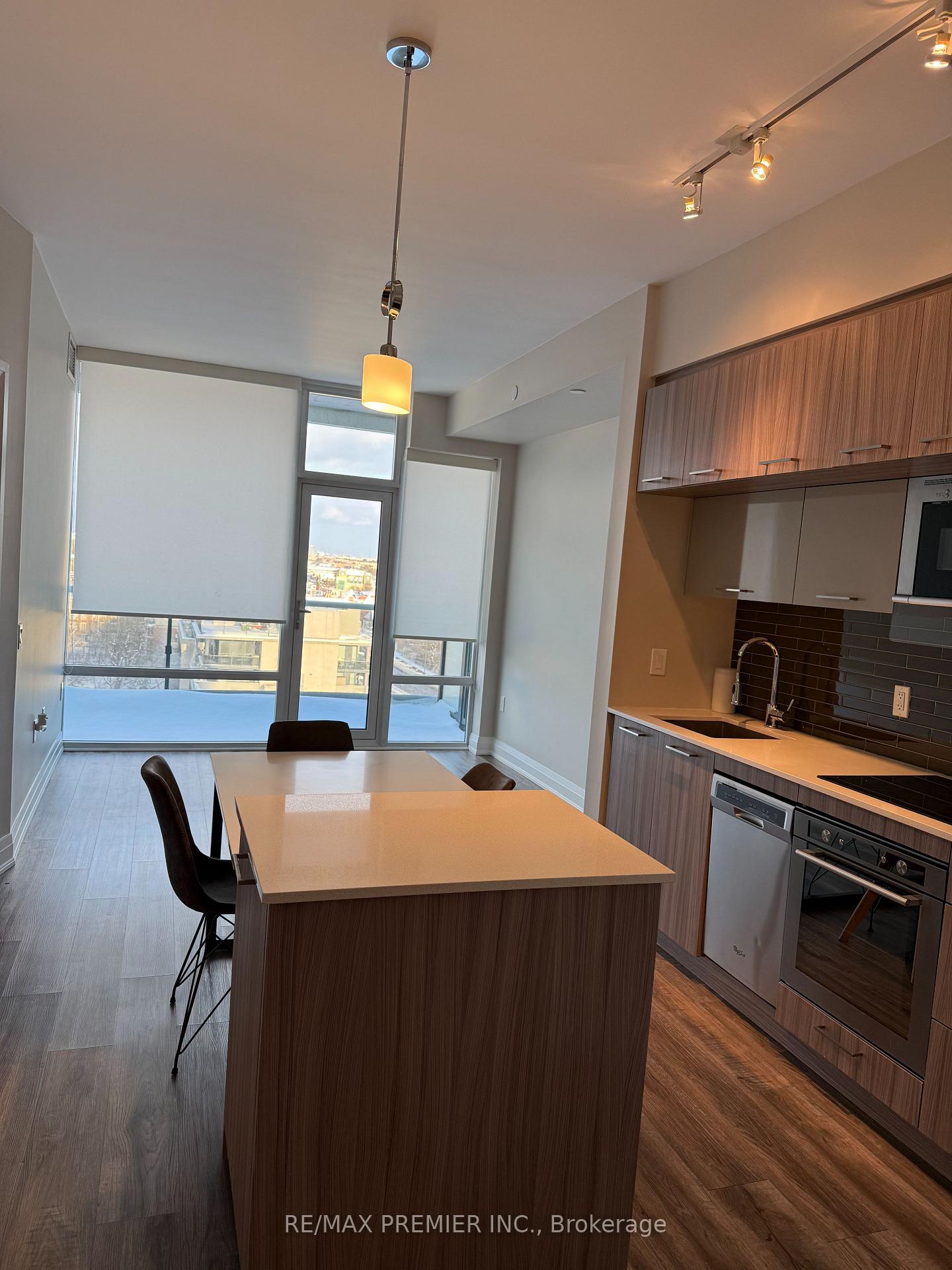Photo 9 of Unit 912, 4800 Highway 7, Vaughan, East Woodbridge — HOMEH