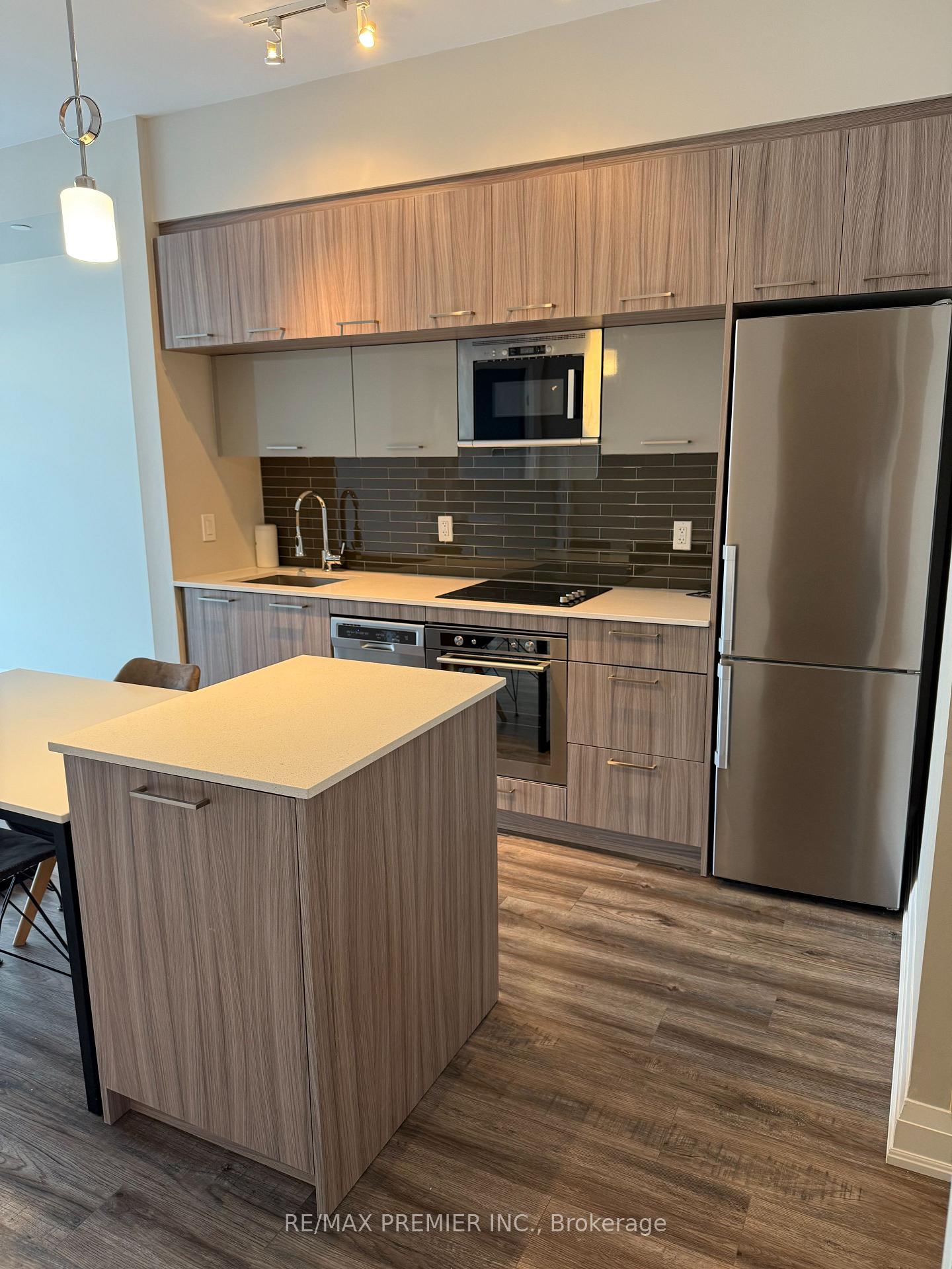 Photo 11 of Unit 912, 4800 Highway 7, Vaughan, East Woodbridge — HOMEH