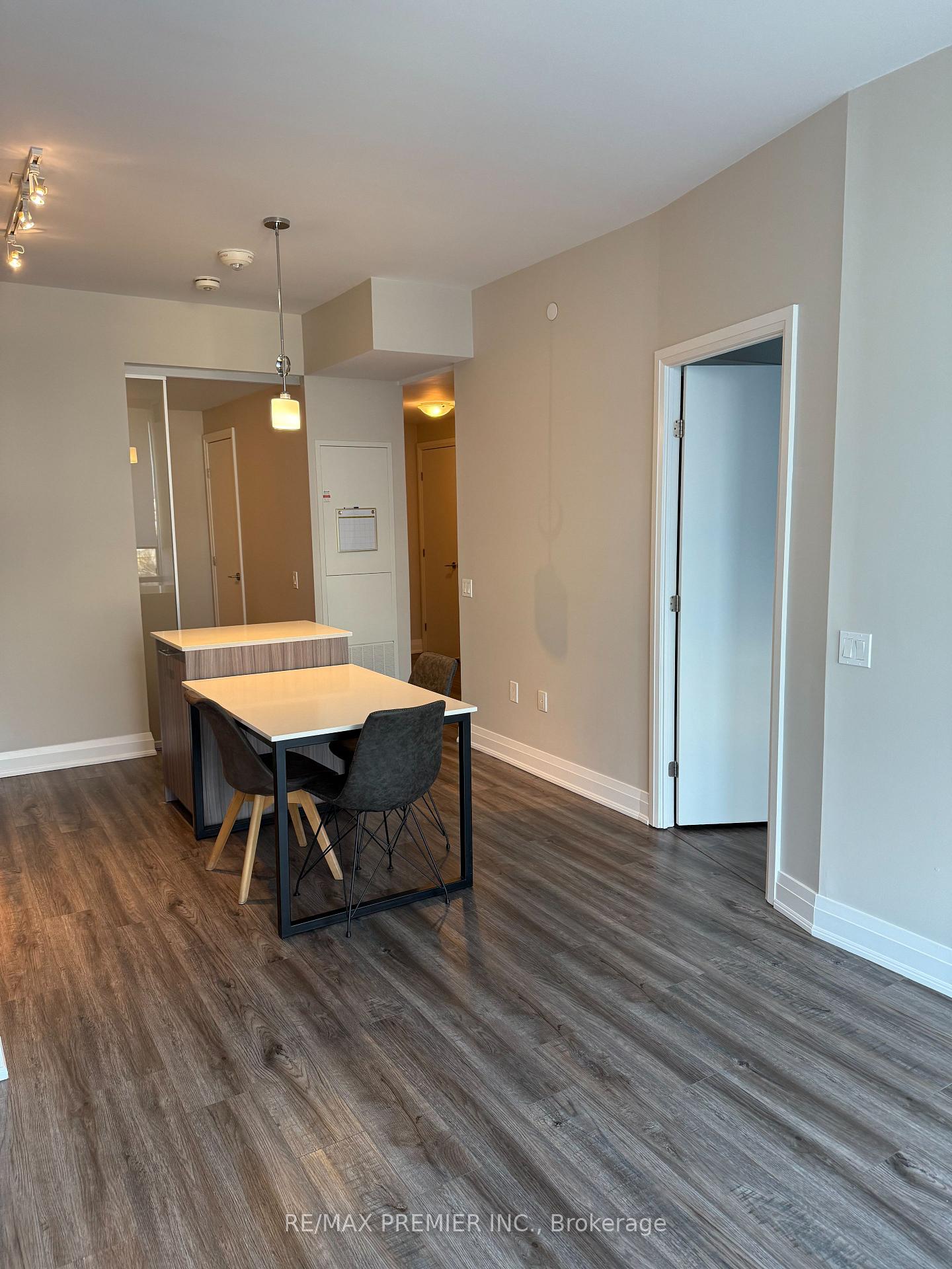 Photo 12 of Unit 912, 4800 Highway 7, Vaughan, East Woodbridge — HOMEH