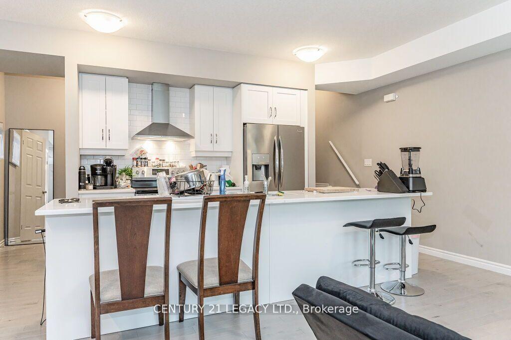Photo 6 of Unit 33, 107 Westra Drive, Guelph/Eramosa, Rural Guelph/Eramosa West — HOMEH