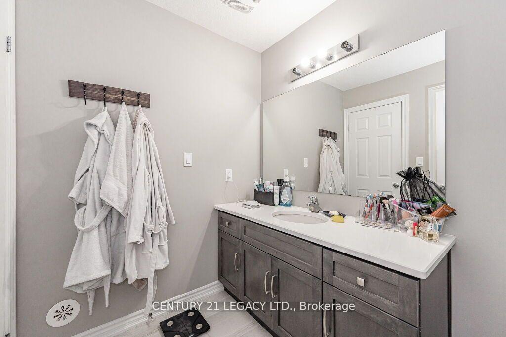 Photo 13 of Unit 33, 107 Westra Drive, Guelph/Eramosa, Rural Guelph/Eramosa West — HOMEH
